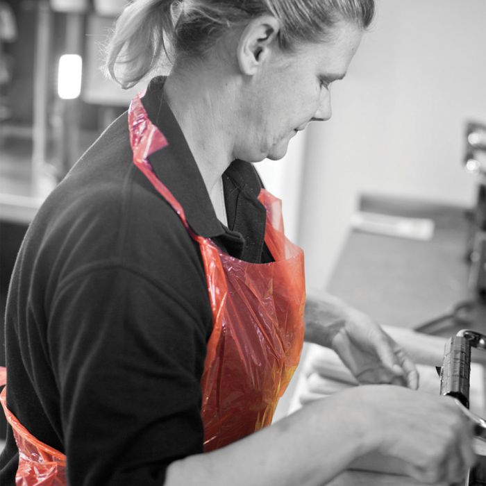 Shield® Red Medium Duty Aprons in a Pack ‑ 27" x 42"